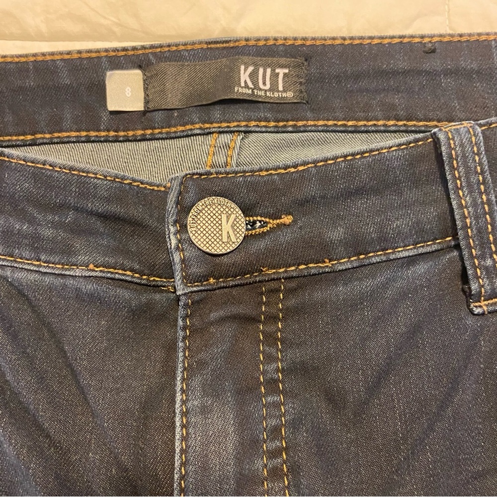 NWOT Jeans with Frayed Bottom - Picture 5 of 11